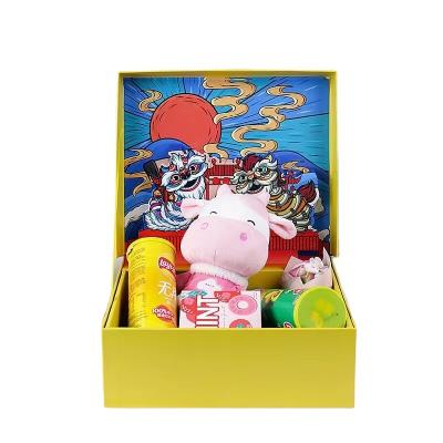 China Luxury Innovative Biodegradable Packaging Colorful Flap Gift Box 20x18x8cm for sale