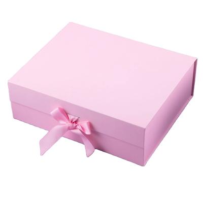 China Collapsible Paperboard Paper Packaging Foldable Gift Box With Magnets for sale