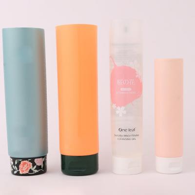 China 30ml 50ml 100ml 150ml Plastic PE Cosmetic Packaging Tube With Screw Top Lid for sale