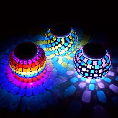 China Innovative Solar Led Outdoor Led Light Garden Decoration Home Export Red Swirl Hang Light And Blue en venta