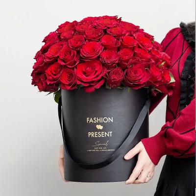 China Großhandel kundenspezifische Größe Design matte runde Papier-Zylinder-Box für Valentinstag Geschenk 2023 Pilz Rose Blume Geschenkverpackung zu verkaufen