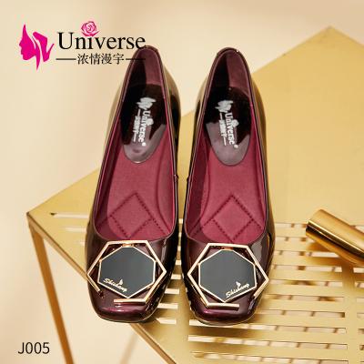 China J005 Lightweight Handmade Heeled Stylish Low Patent Leather Women Shoes Wholesale for sale