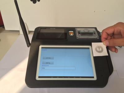 China 7 duim Androïde NFC POS Terminal, de Systemen van de de Creditcardbetaling van het Streepjescodeaftasten NFC Te koop