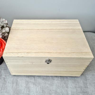 China Africa Personalized Natural Christmas Eve Box Unfinished Pine Wood Craft Stash Boxes With Hinged Lid for sale