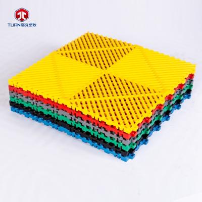 China 40*40*1.8 Industrial Black PP Plastic Garage Floor Tiles for sale