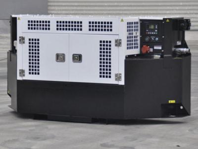 Chine Coupez sur le type transporteur diesel Genset 25kva de camion de moteur diesel de Genset de conteneur de cargueur à vendre