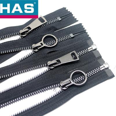 China Eco Friendly Metal Zippers Polished Black Metal Zip For Garment Jacket for sale