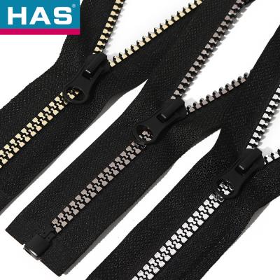 China Corn Teeth Plastic Zippers #3 #5 #8 #10 Black Plastic Zip For Long Lasting Bags for sale