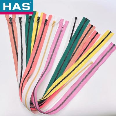 China Two Way Resin Zipper Customized Plastic Teeth Zipper Durable for sale