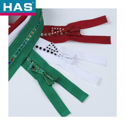 China Clothing Diamond Zipper Customized Red Separating Zipper #10 for sale