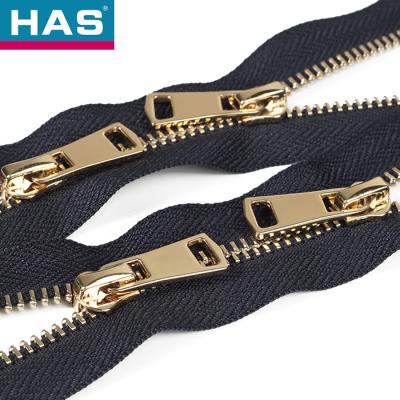 China Garment Metal Zippers Durable Clothing Zippers corn Teeth Perfect Style for sale