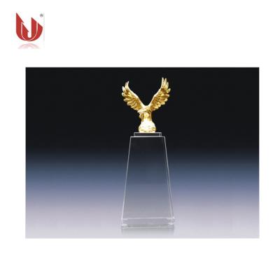 China China high quality clear crystal with gold metal eagle trophies JC185 for sale