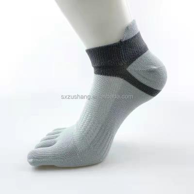 China Wholesale Classic Sports Men's Five Finger Toe Separate Socks Cotton Grid Breathable Sports Socks for sale