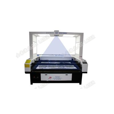 China Fabric Cloth CO2 Laser Water Cooled Cutting Machine With CCD Camera for sale