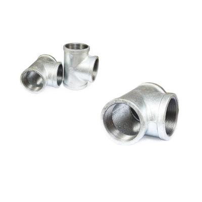 中国 Widely Used Galvanized Pipe Fittings Tee Factory Sale Various 販売のため