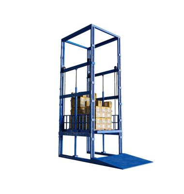 Cina Standing Cargo Lift Platform Freight Elevator Tables in vendita