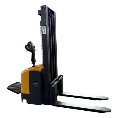 China Fine Quality Portable Electric Pallet Truck Stand On Stacker Pallet Truck Forklift à venda