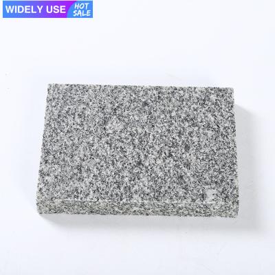 China Traditional Light Gray Granite Tumbled Stone Granite Paver for sale