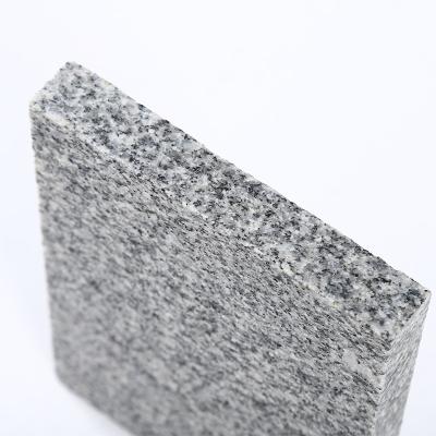 China Unbreakable quality very hard traditional Gray White Granite Stone lightweight for sale