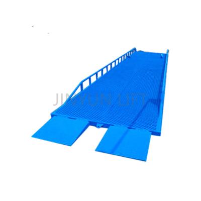 China Hotels Anti Skid Platform Ramps Hydraulic Dock Ramp Loading Device For Truck for sale