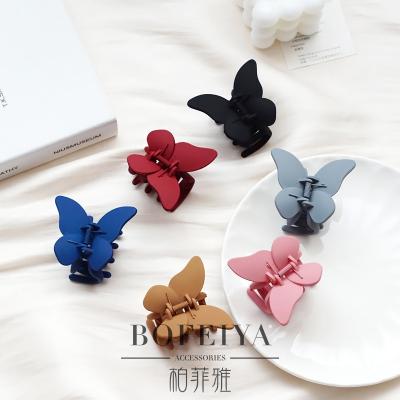 China 2021 Fashion Hot Selling Cute Mini Matte Butterfly Decorative Accessories Plastic Hair Claw Clips For Women for sale