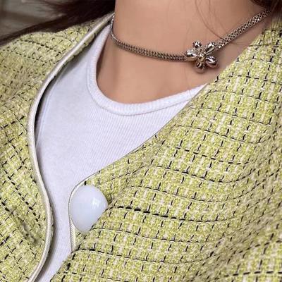 China TRENDY Temperament Dicolor Flowers Design Metallic Floral Necklace Girls Clavicle Chain Choker Necklace Stainless Steel Unique Gift for sale