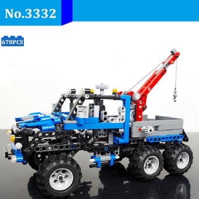 China DIY TOY Educational Toys 3332 Operator 678 pcs Building Block Model Crane Compatible With Decool for sale