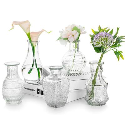 China Family Decorate Table Wholesale Small Mini Flower Vases For Homes Rustic Decorative Relief Flower Vase for sale