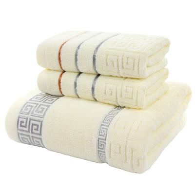 China Luxury Design Bath Towel Natural Print Cotton Side Towels Safe For Kids Large Double for sale