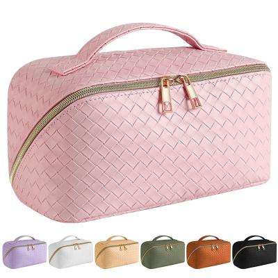 China Large Makeup Bag Factory Wholesale Durable Large Capacity Cosmetic Bag Ideal Pouch Make Up Bag For Women for sale