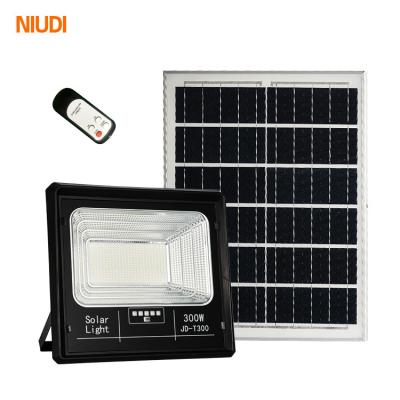 China ODM 1000W Solar Power Outdoor Road Lamp Ip65 Remote Waterproof 100w 200w 300w 500w Led Flood Light Solar Solar rua luz exterior for sale