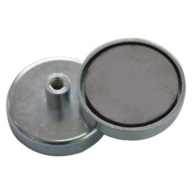 China China Factory D10/13mm Super Strong Professional Internal Threaded Stud Holder Cup Ferrite Pot Magnet for sale