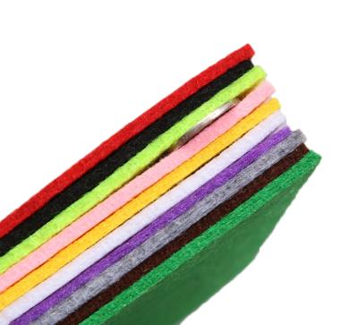 China Breathable 100% Polyester Felt Fabric Color Craft Felt Fabric 1-5mm Thickness for sale