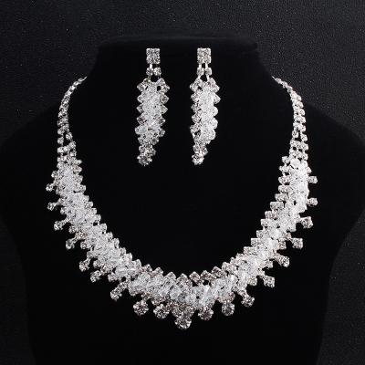 China FASHIONABLE High Quality Bridal Jewelry Set Luxury Crystal Necklace Earrings Set Wedding Jewelry Set XL367 for sale