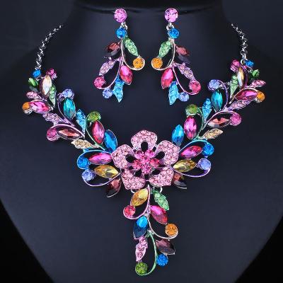 China LL186 CLASSIC fashion flower jewelry set luxury necklace earrings set luxurious women jewelry set wholesale for sale