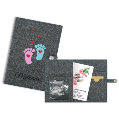 China 100% New Fashion Pregnant Women Document Organizer Felt Mutterpass Maternity Eco-Friendly Pass Covers Customized Modern Style for sale