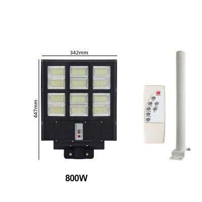 China 800W Super Bright ROAD Light Remote Control PIR Motion Sensor Solar Powered Solar Led Street Light for sale