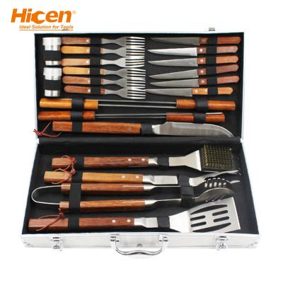 China Easily Cleaned Safety Outdoor Wood Handle Combination Barbecue Stainless Steel Aluminum Picnic Box Set BBQ Tools for sale