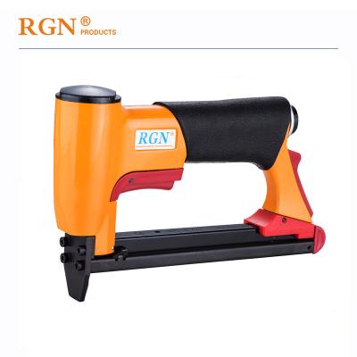 China Pneumatic Nail Gun Stapler 157 Staples for sale