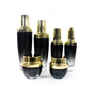 Chine Skincare packaging 30ml 50ml essential oil bottles Perfume Bottle and glass cosmetic container à vendre