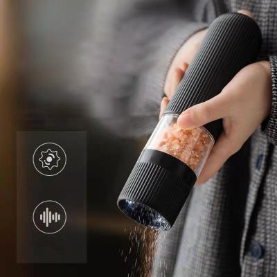 China Factory New Product Plastic PP Pepper Grinder Electric Spice Grinder Convenient and Quick Sea Salt Crusher Pepper Grinder for sale