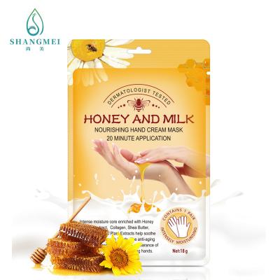 China 36g Fade Dullness Honey Milk Hand Mask Moisturizing Hand Gloves 2pcs for sale