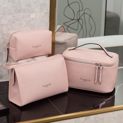 China Travel Durable Pink Women's Makeup Custom Make Up Luxury Cosmetic Personalized Shopping Bag for sale