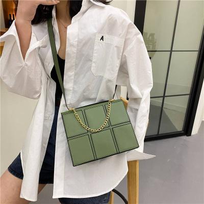 China Other 2023 Good Quality PU Leather Clips Popular Ladies Chain Handbags New Fashion Women Shoulder Bags for sale