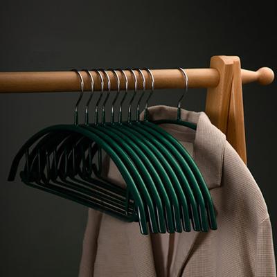 China New Arrival Simple Household Eco-friendly Material Multifunctional Thick Non Slip Seamless Hangers for sale