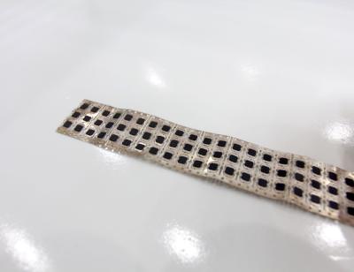 China Waterproof / waterproof UHF RFID tag chip rfid new design 860-960MHz UHF rfid inlay universal integrated circuit for sale