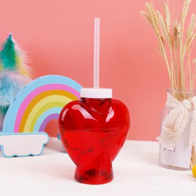 China Hot Sales Valentine Drinking Beverage Water Bottle Disposable Custom Light Up Heart Plastic Cups With Straw for sale