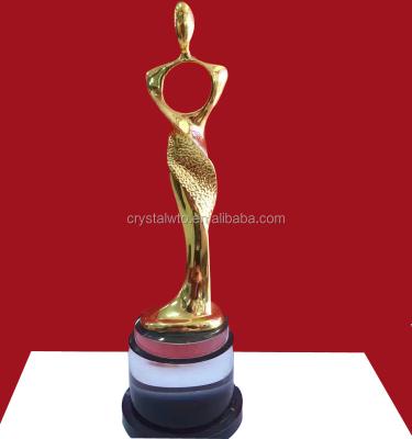 China New Design Europe Crystal Metal Hollow Figurine Trophy for sale