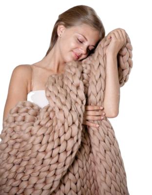 China Fine Therapy Cotton Cable Knit Throw Blanket With Pom Pom For Sofa And Bed Room for sale