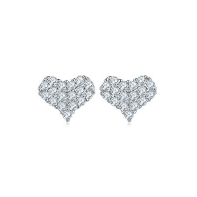 China Luxury crystal vvs heart shape moissanite d earrings 925 sterling silver diamond romantic fashion 925 sterling silver stud moissanite earrings bling for sale